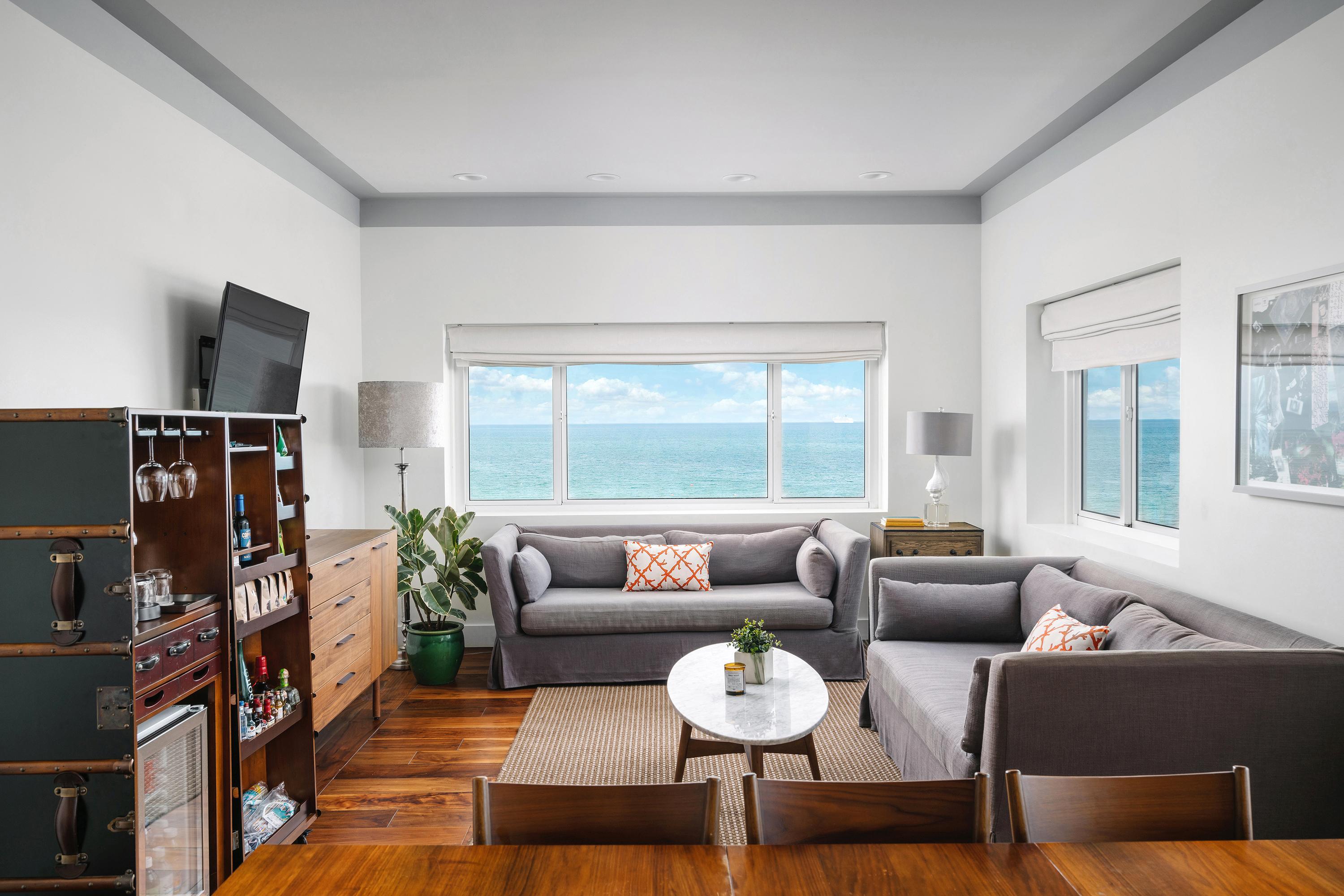 노틸러스 바이 알로 호텔 마이애미 비치 외부 사진 A living room in a condominium