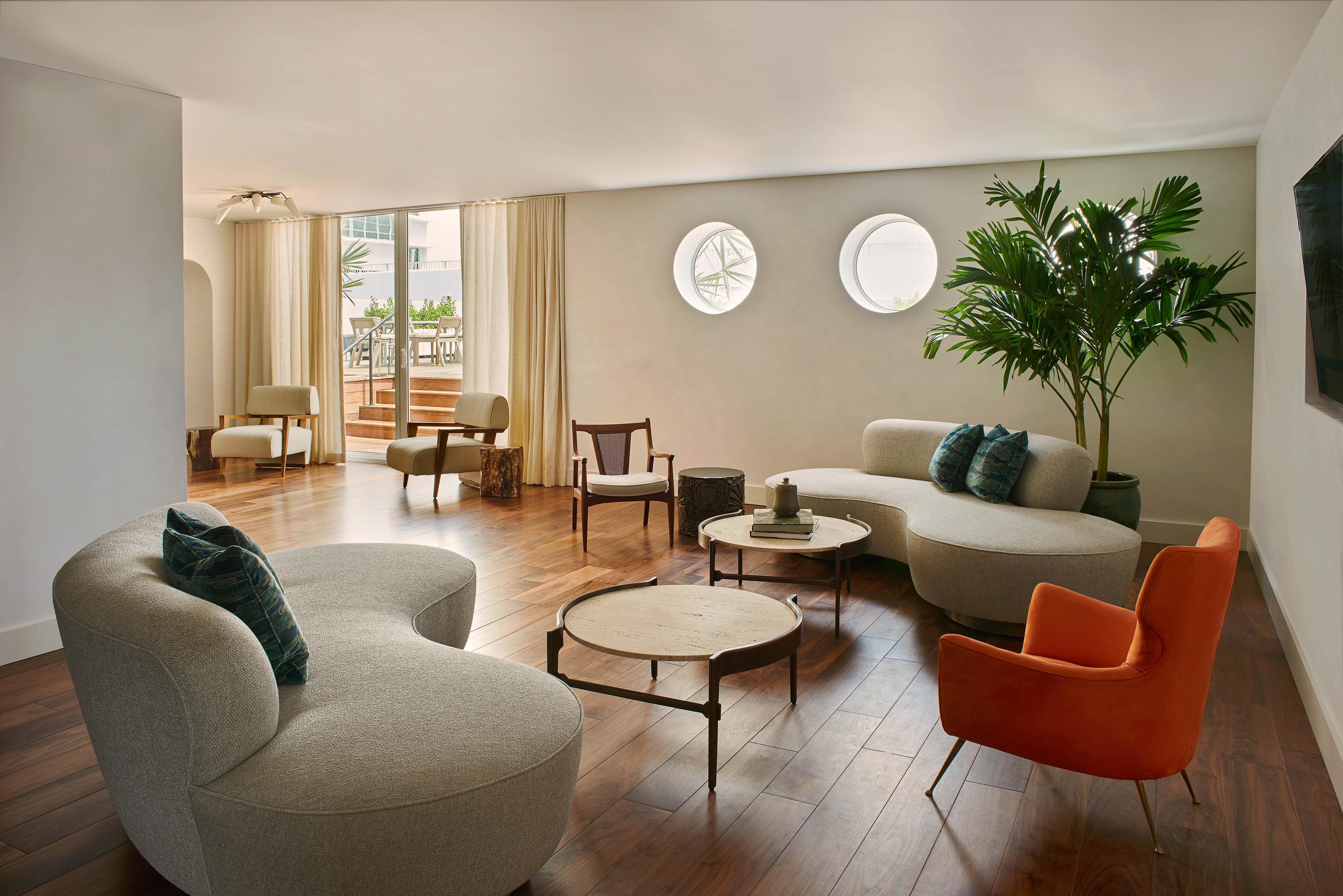 노틸러스 바이 알로 호텔 마이애미 비치 외부 사진 The Living Room at The Standard East Village