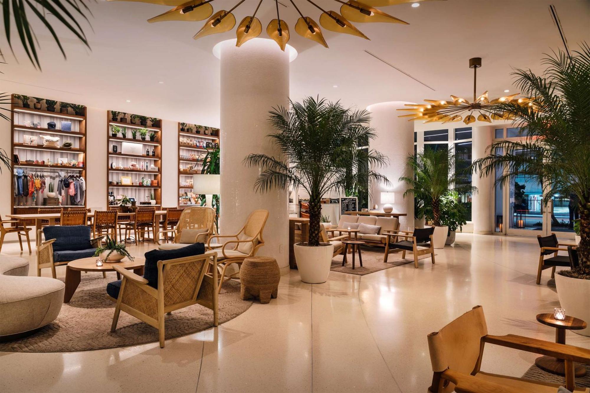 노틸러스 바이 알로 호텔 마이애미 비치 외부 사진 The lobby of the 1 Hotel South Beach